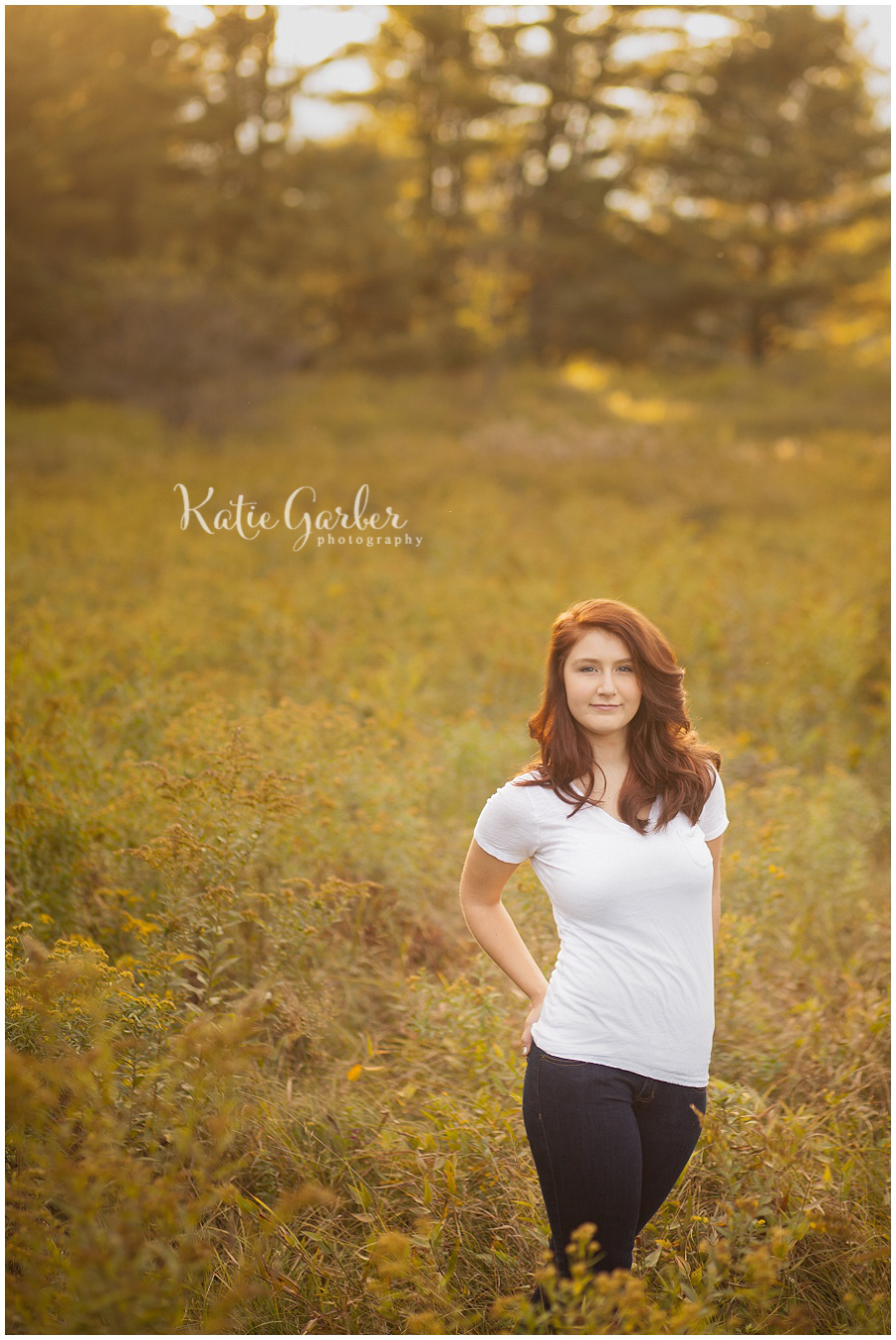 Senior girl outdoor pose