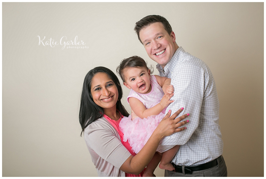 family-photo-baby-girl-studio