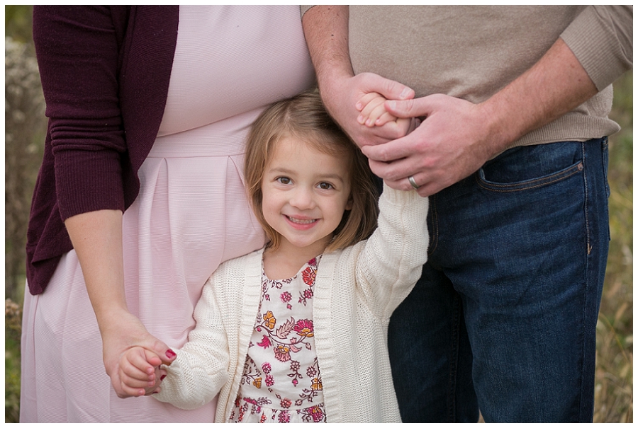 family-of-three-photo-pose