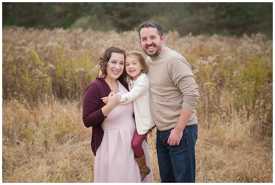 outdoor-photo-session-family-of-three