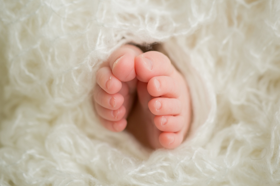 newborn toes